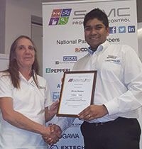 Cheryl Hird thanks Dhiren Naidoo after the presentation.